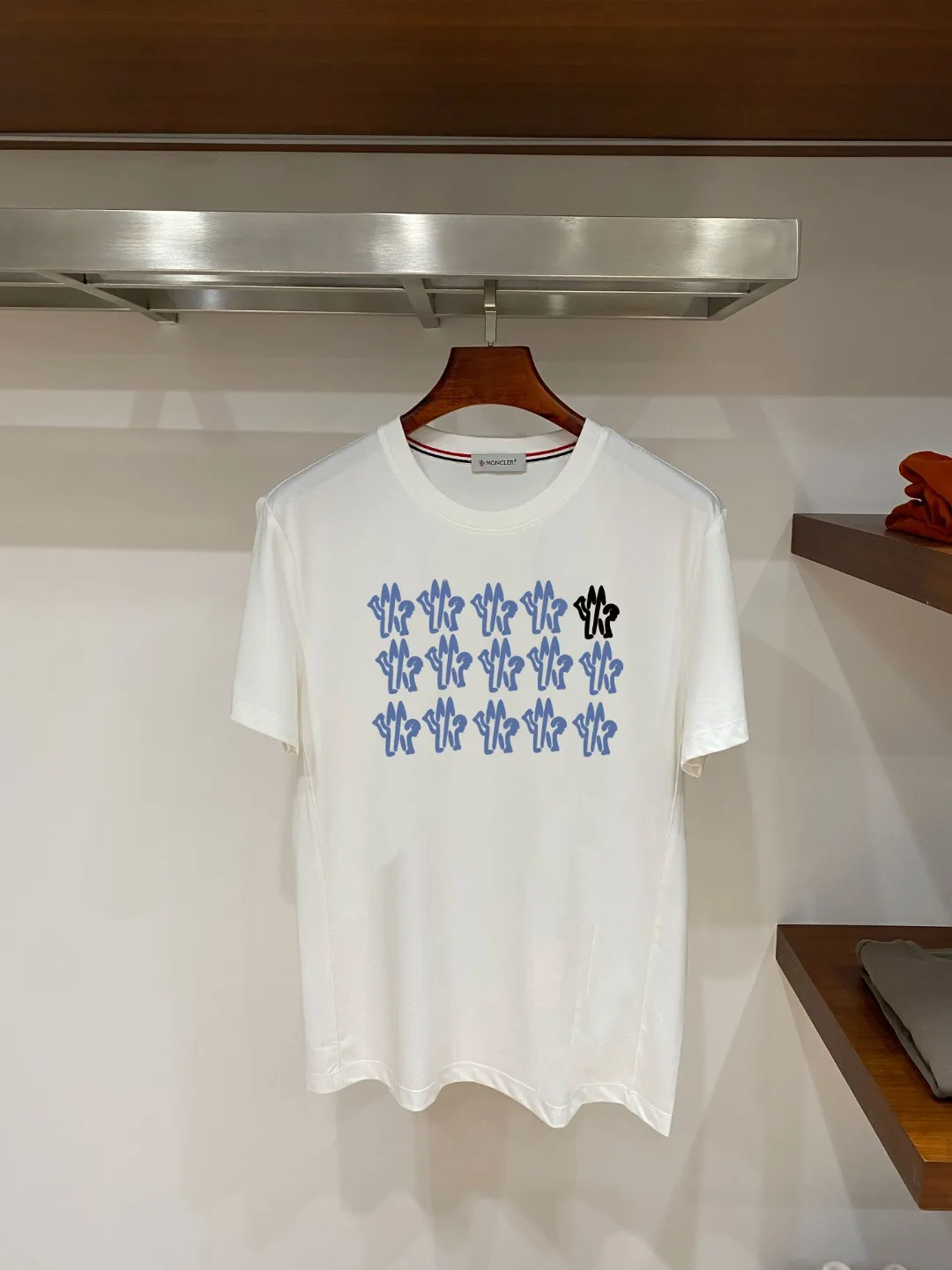 Moncler T 26s New Arrival Supima 210 ， ， + ， ， ， ， ， Breathable， ！ ， ， ，Series ， 5 ， ， 100 ， 1% . Versatile， 。 Breathable， ：White// /Light Green /Khaki / /Black Sizes：M-3XL Size ：178-130 L